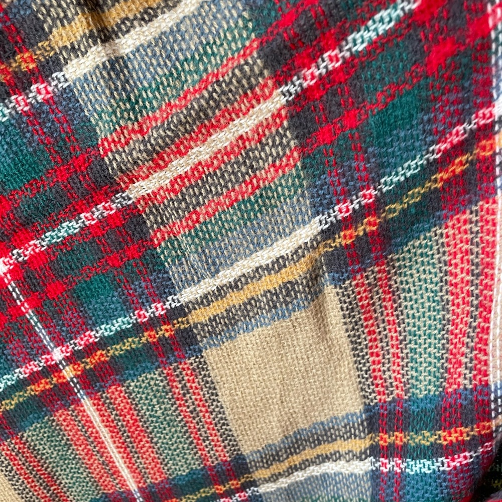 Beautiful and Soft Blanket Scarf - Picture 1 of 5